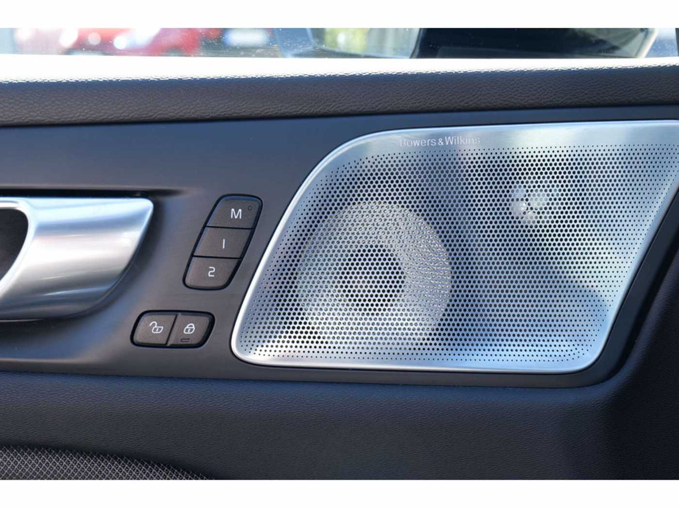 Volvo  Lim. T8 Ultimate Dark Recharge Plug-In Hybrid AWD