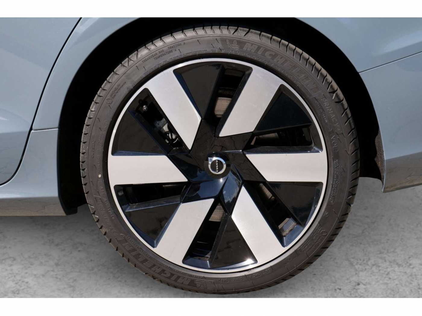 Volvo  Lim. T8 Ultimate Dark Recharge Plug-In Hybrid AWD