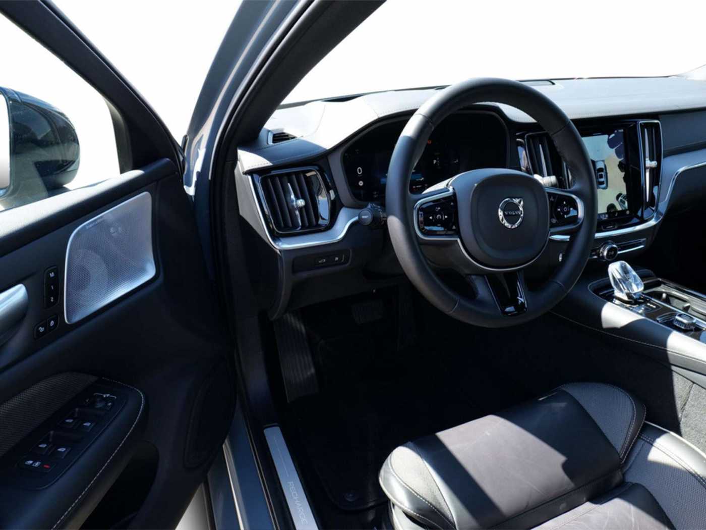 Volvo  Lim. T8 Ultimate Dark Recharge Plug-In Hybrid AWD