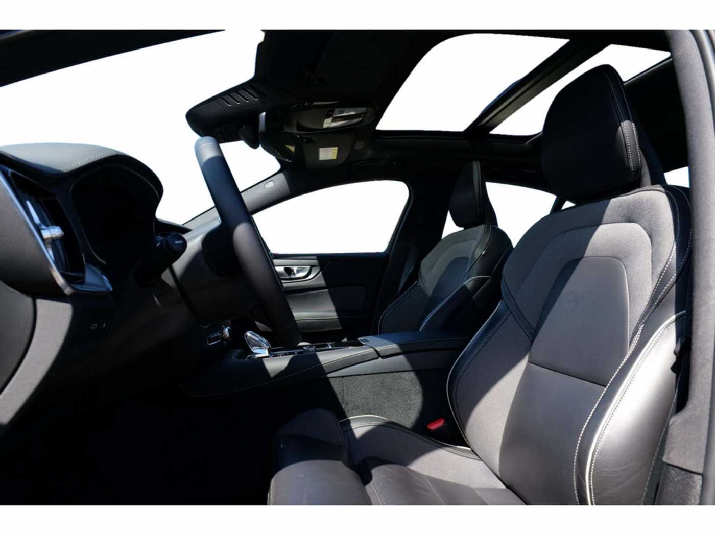 Volvo  Lim. T8 Ultimate Dark Recharge Plug-In Hybrid AWD