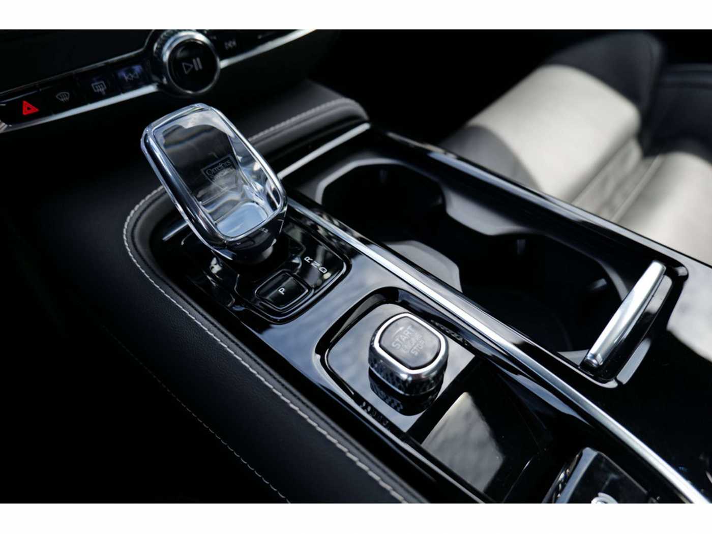Volvo  Lim. T8 AWD Ultimate Dark Recharge Plug-In Hybrid