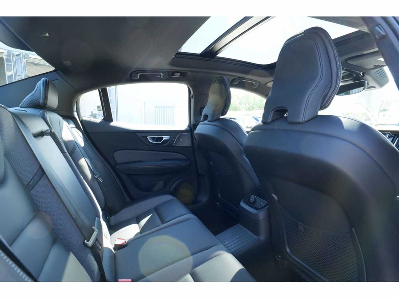Volvo  Lim. T8 AWD Ultimate Dark Recharge Plug-In Hybrid