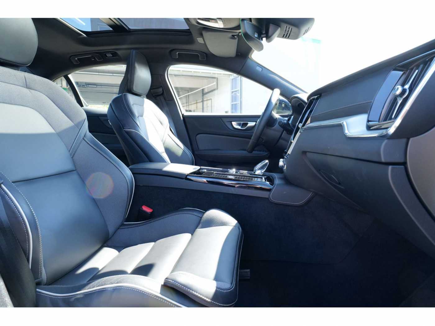Volvo  Lim. T8 AWD Ultimate Dark Recharge Plug-In Hybrid