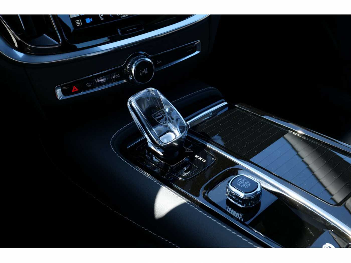 Volvo  Lim. T8 AWD Ultimate Dark Recharge Plug-In Hybrid