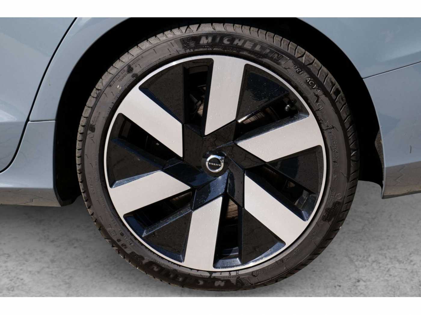 Volvo  Lim. T8 AWD Ultimate Dark Recharge Plug-In Hybrid