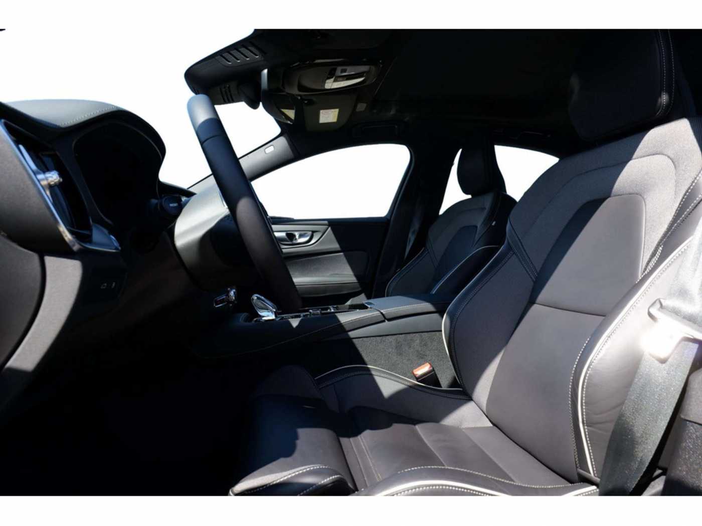 Volvo  Lim. T8 AWD Ultimate Dark Recharge Plug-In Hybrid