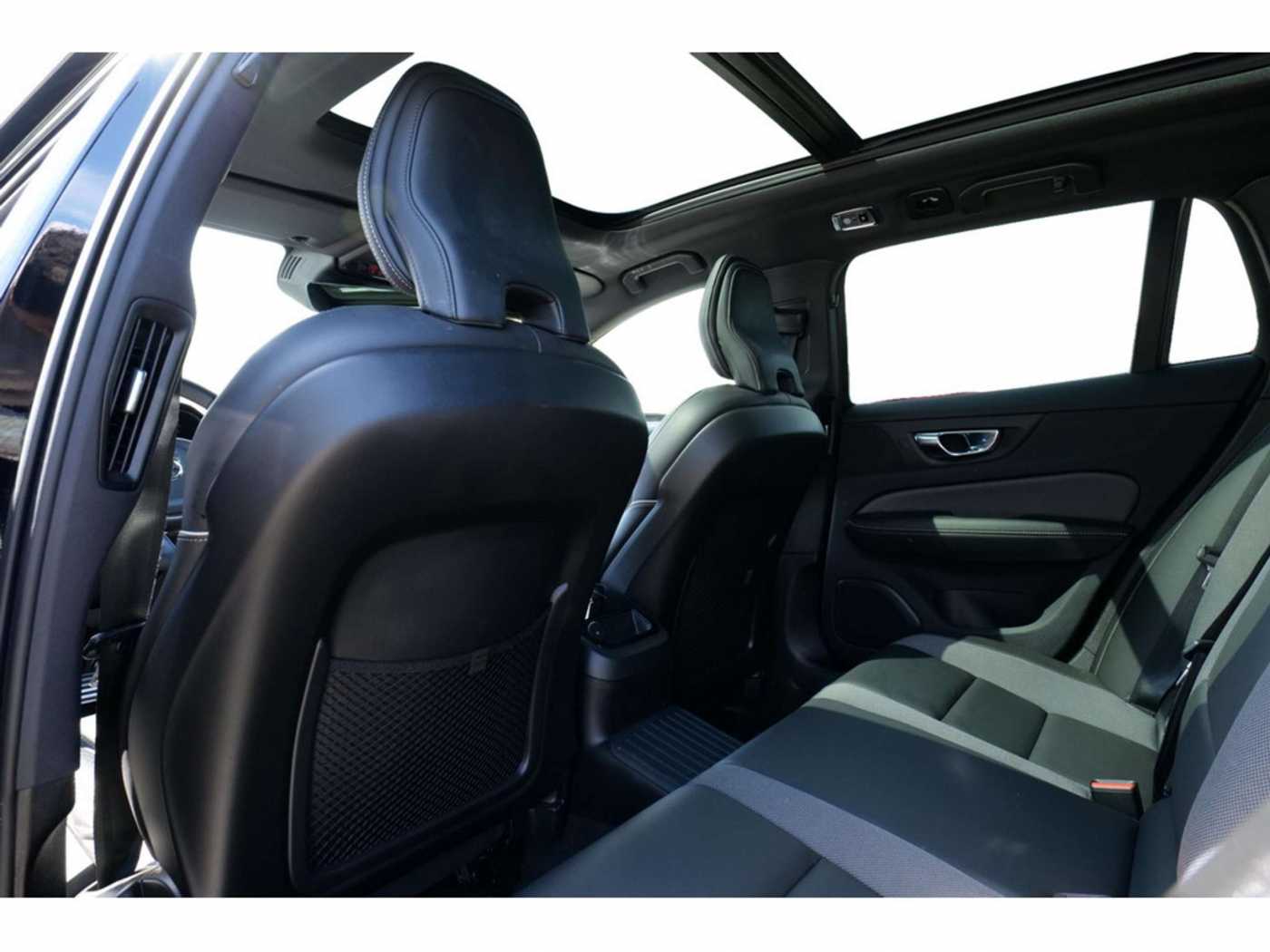 Volvo  T6 Plus Dark Long Range Plug-In Hybrid AWD