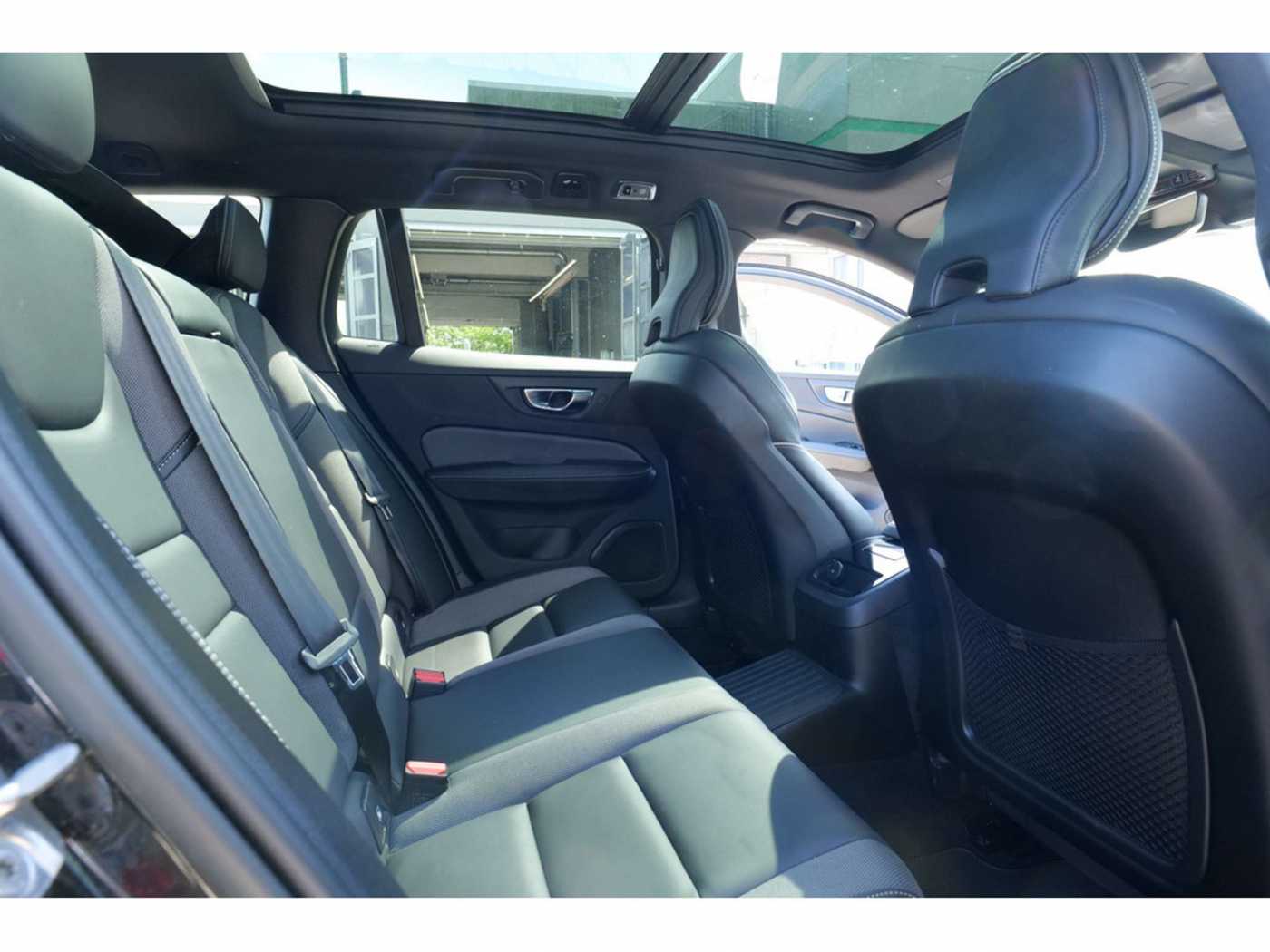 Volvo  T6 Plus Dark Long Range Plug-In Hybrid AWD