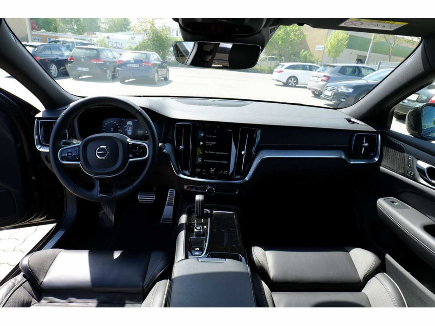 Volvo  T6 Plus Dark Long Range Plug-In Hybrid AWD