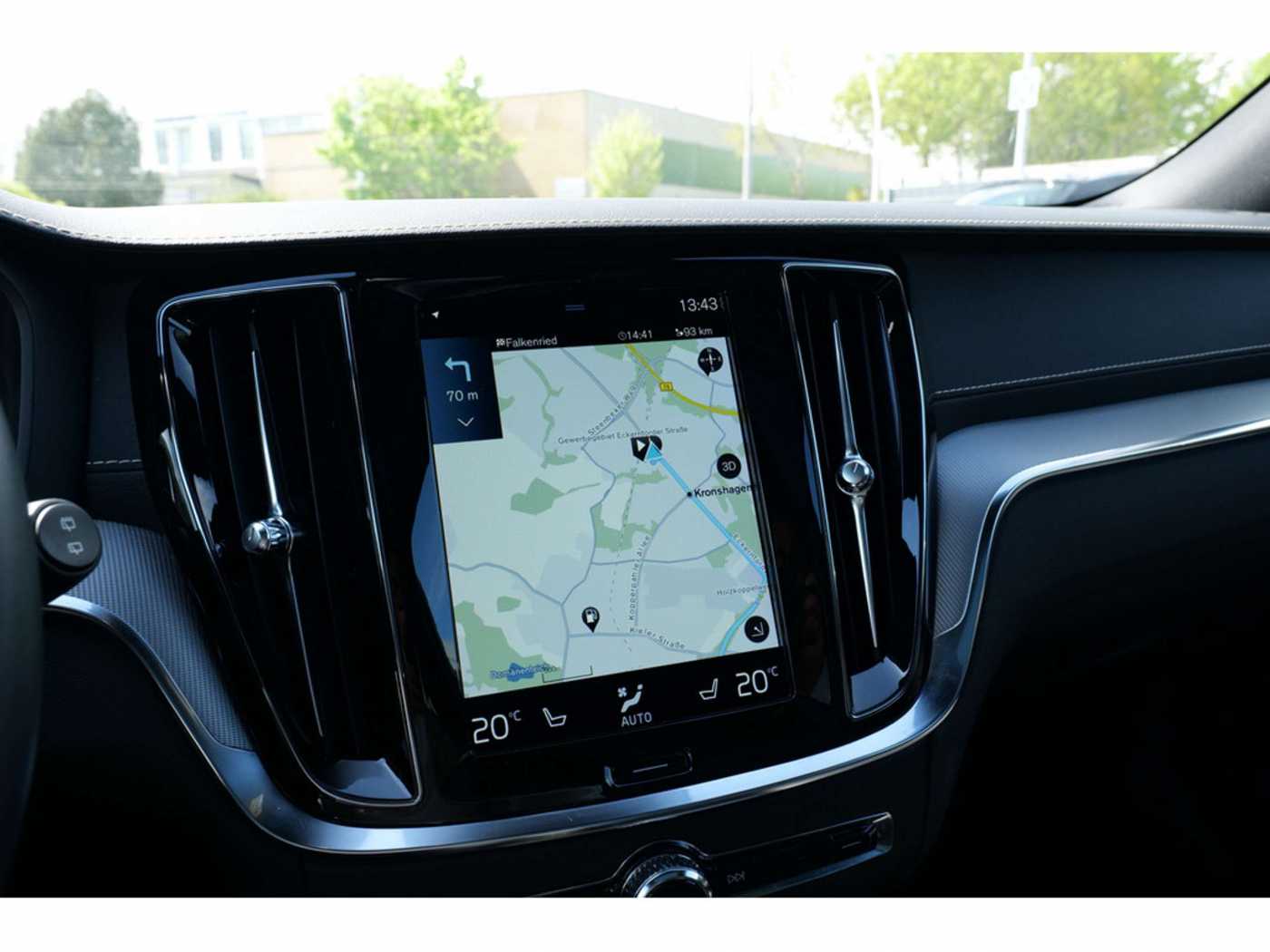Volvo  T6 Plus Dark Long Range Plug-In Hybrid AWD