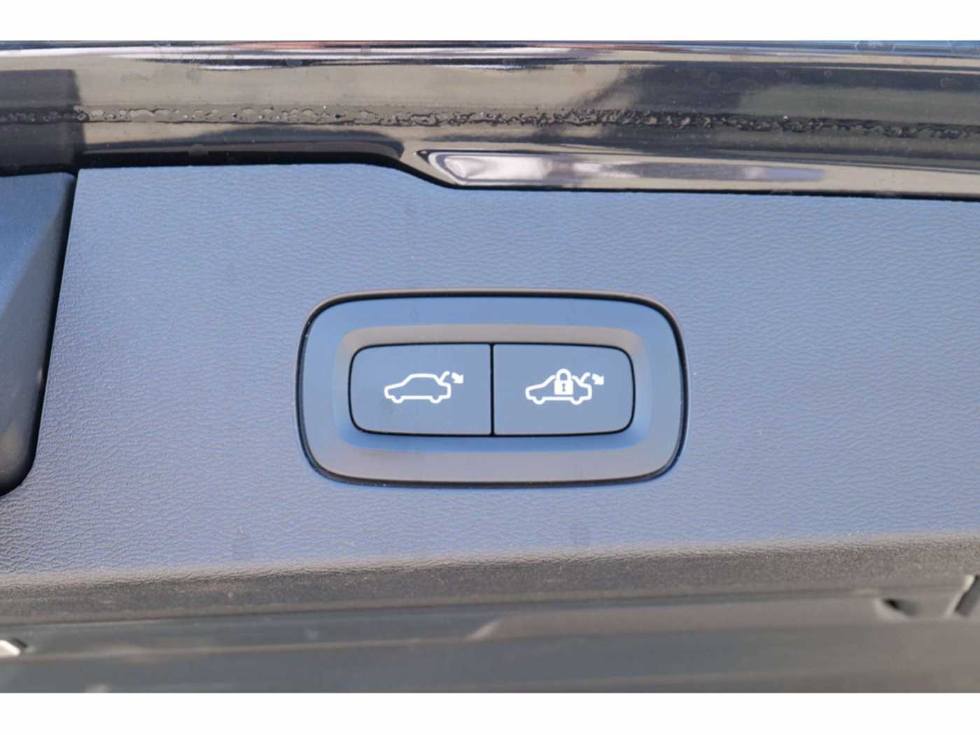 Volvo  T6 Plus Dark Long Range Plug-In Hybrid AWD