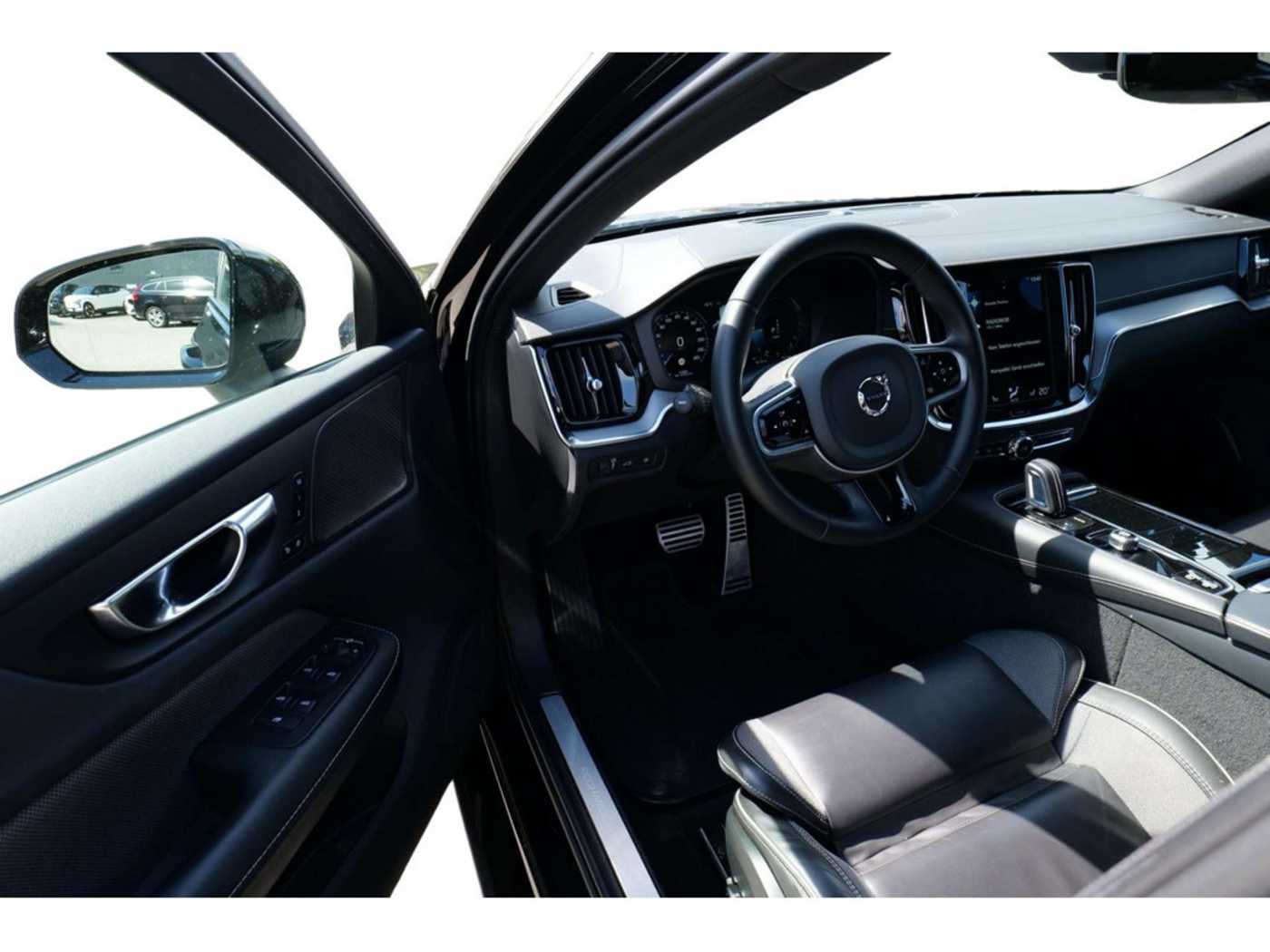 Volvo  T6 Plus Dark Long Range Plug-In Hybrid AWD