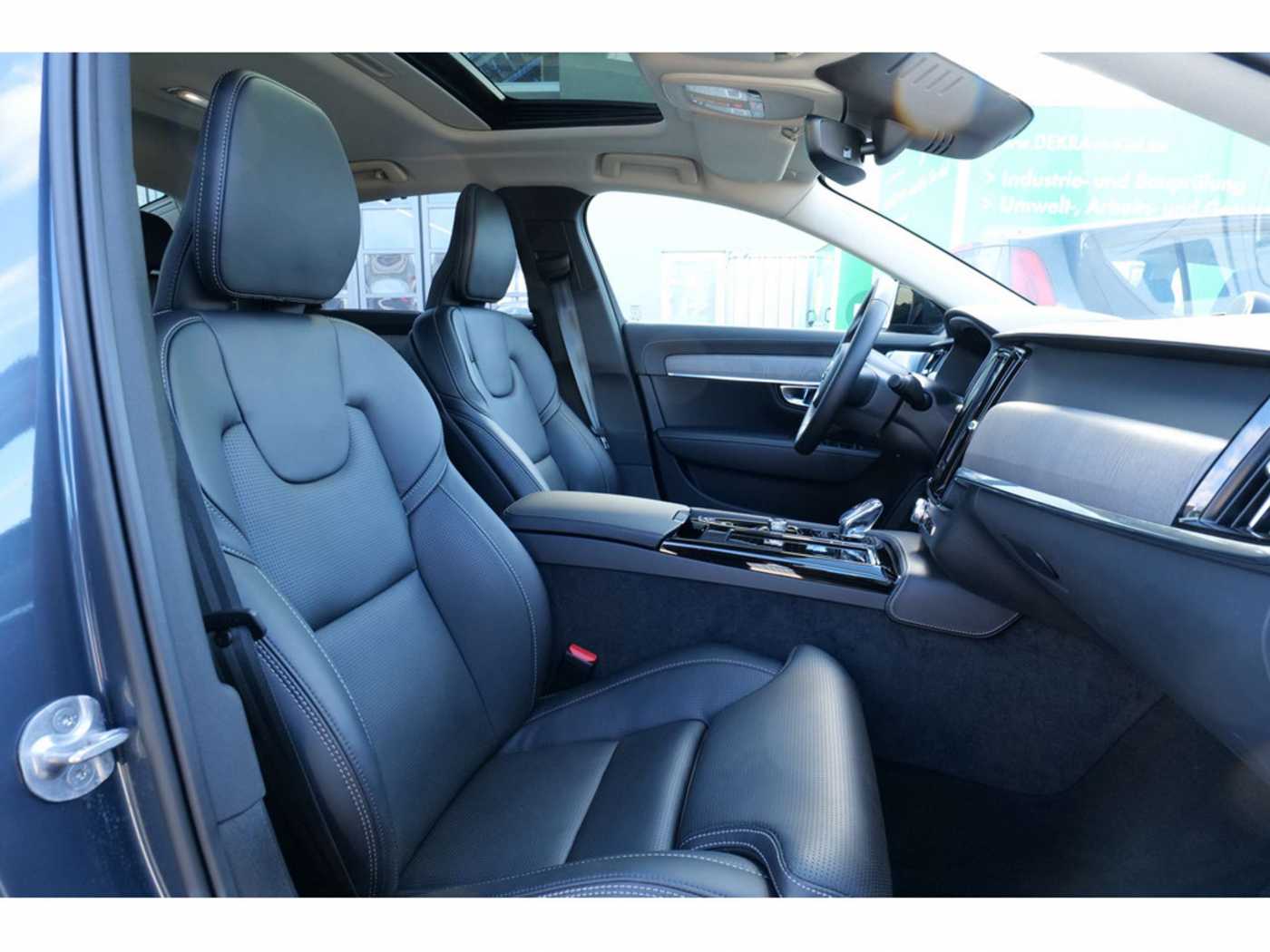 Volvo  Lim. T8 Ultimate Dark Recharge Plug-In Hybrid AWD
