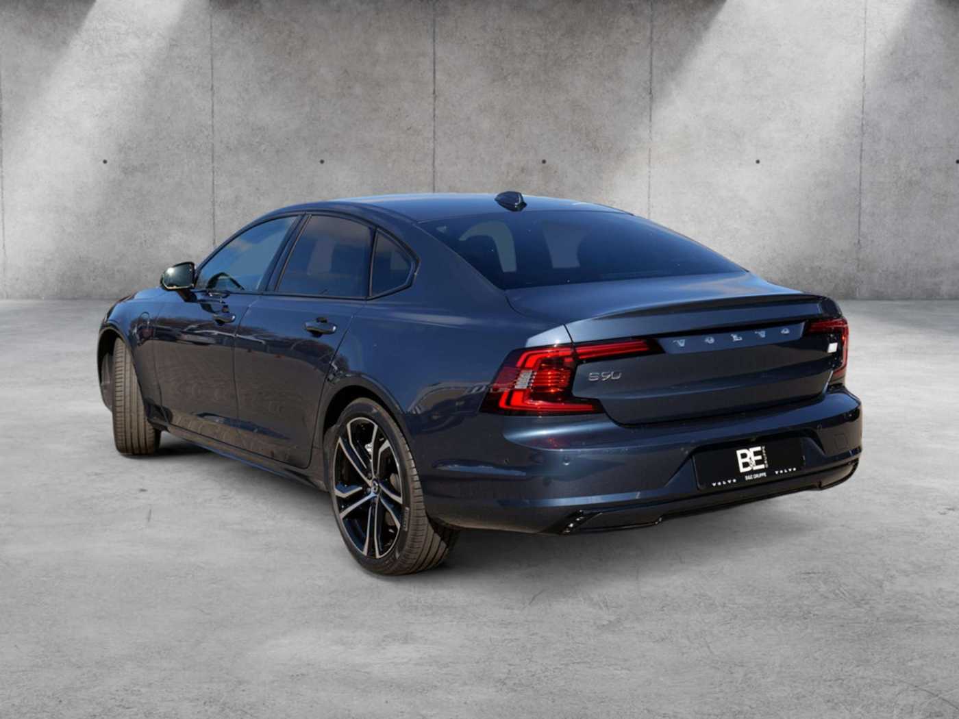Volvo  Lim. T8 Ultimate Dark Recharge Plug-In Hybrid AWD