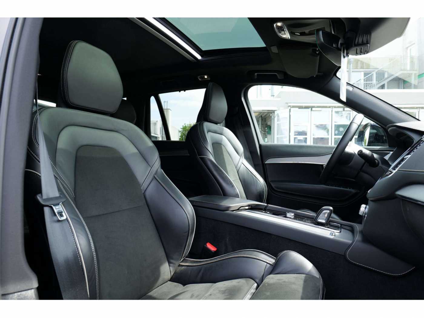 Volvo  T8 R Design Edition Recharge Plug-In Hybrid AWD
