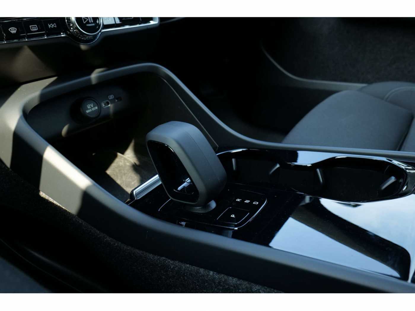 Volvo  Plus Recharge Pure Electric AWD AHK