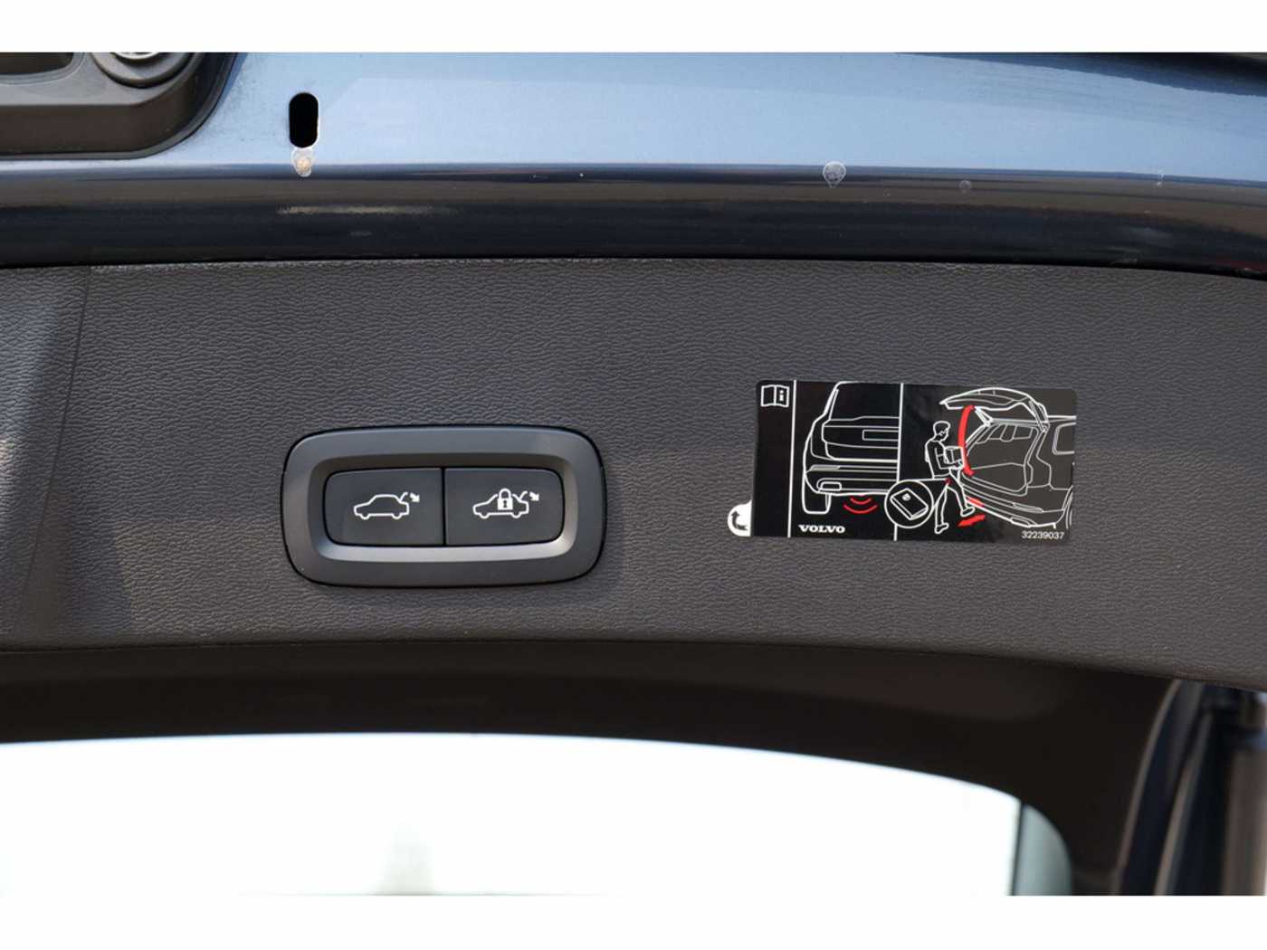 Volvo  Plus Recharge Pure Electric AWD AHK