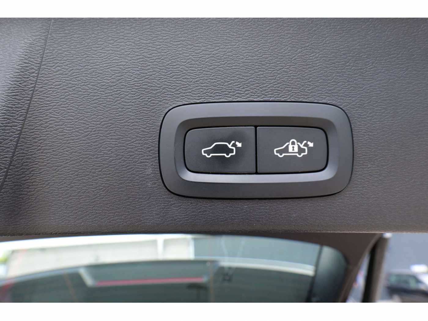 Volvo  T4 Inscription Expression Recharge Plug-In Hybrid