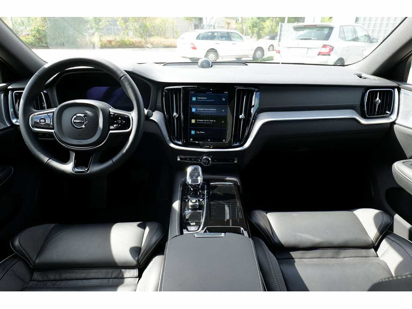 Volvo  Lim. T8 Ultimate Dark Recharge Plug-In Hybrid AWD