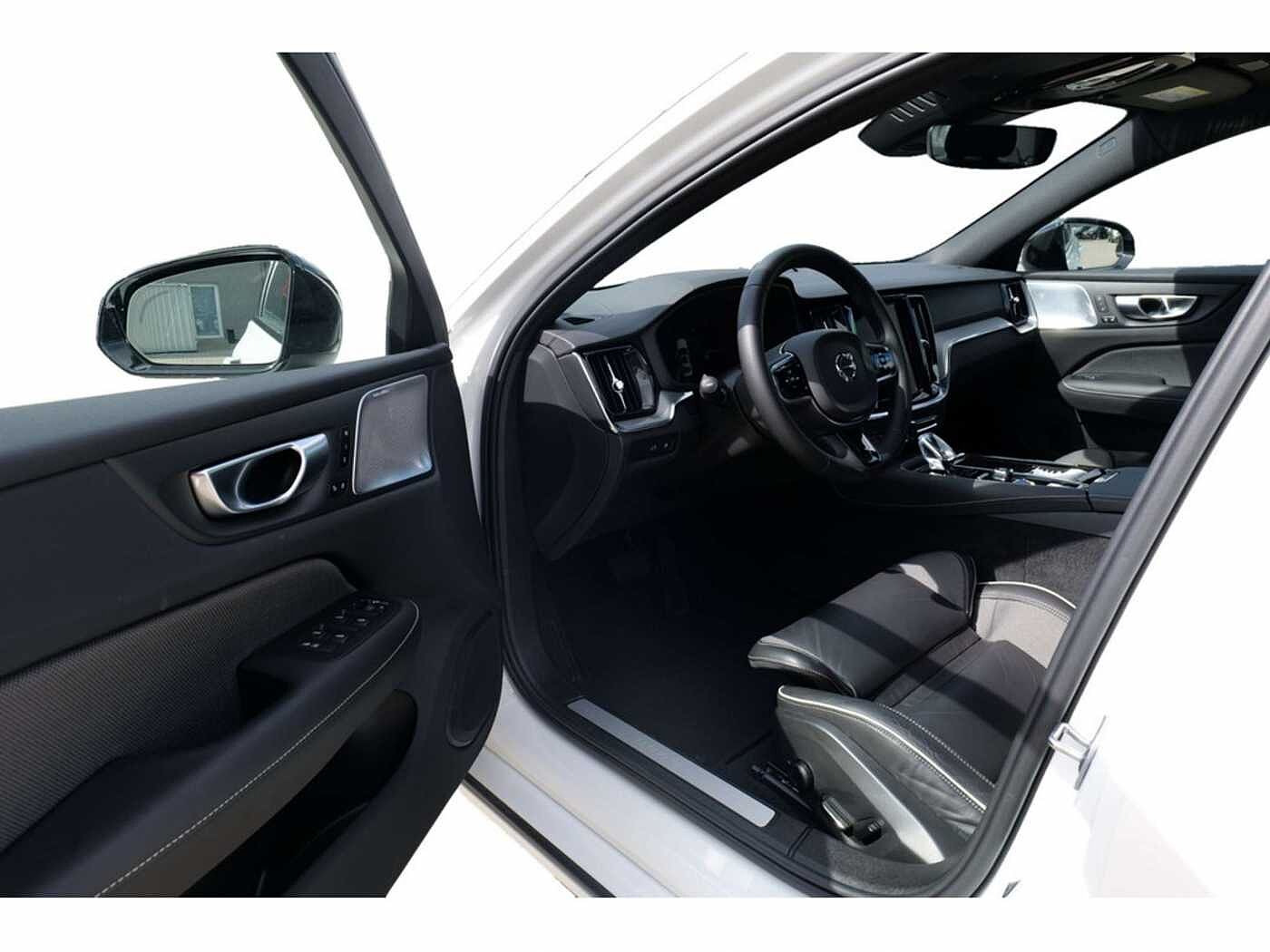 Volvo  Lim. T8 Ultimate Dark Recharge Plug-In Hybrid AWD
