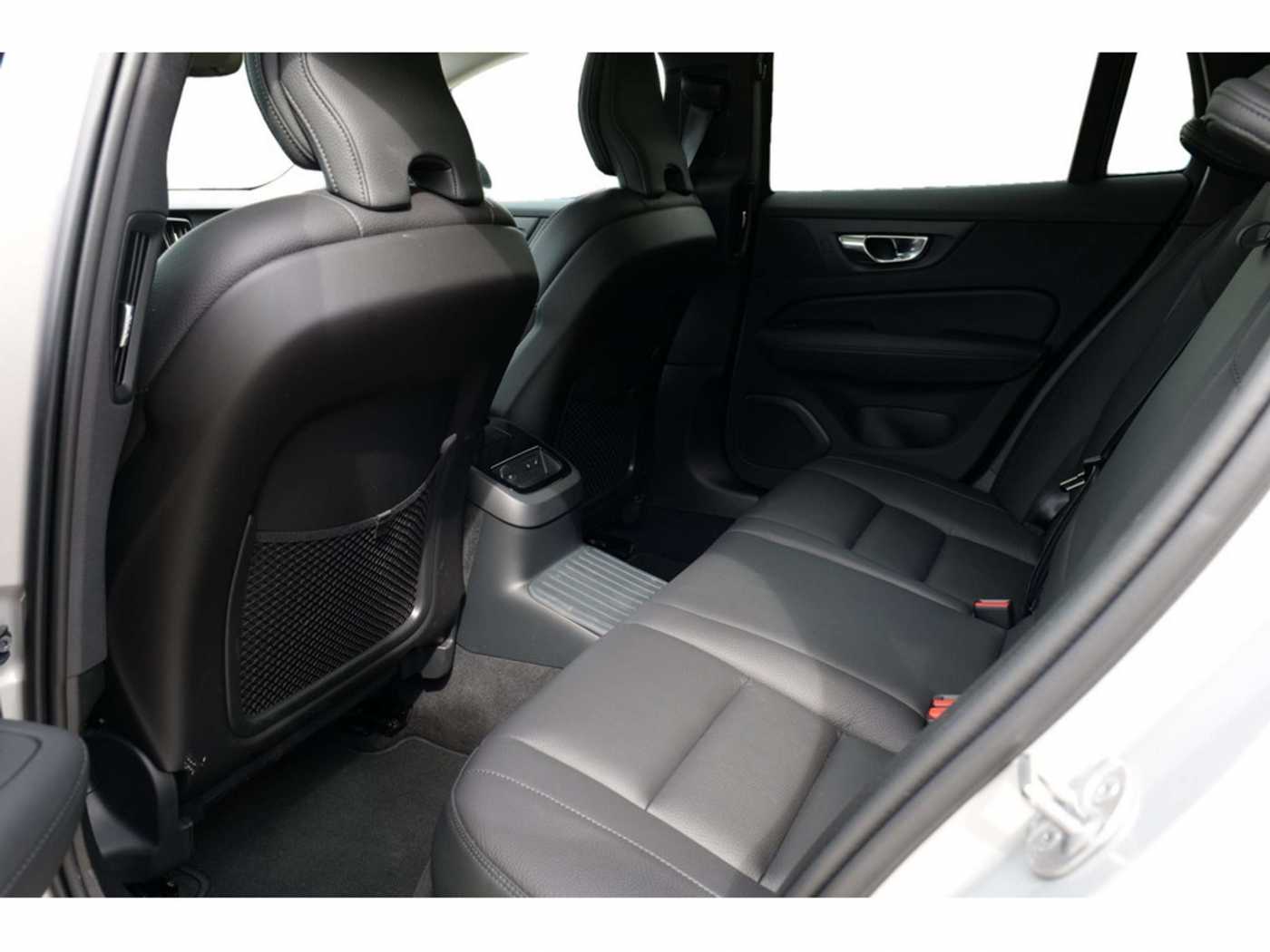 Volvo  Kombi T6 Plus Dark Recharge Plug-In Hybrid AWD