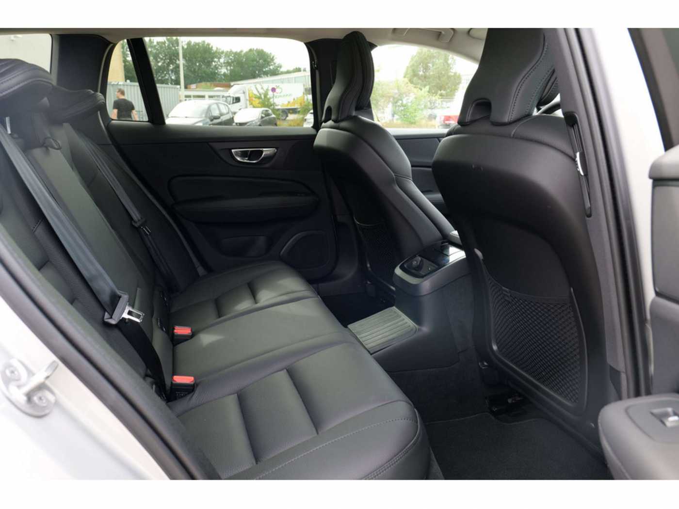 Volvo  Kombi T6 Plus Dark Recharge Plug-In Hybrid AWD