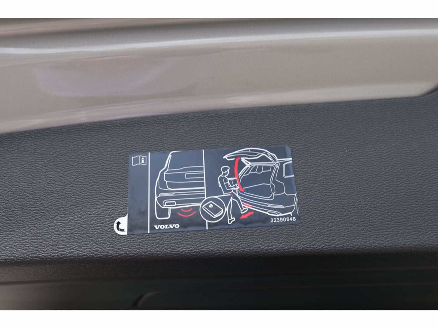 Volvo  Kombi T6 Plus Dark Recharge Plug-In Hybrid AWD