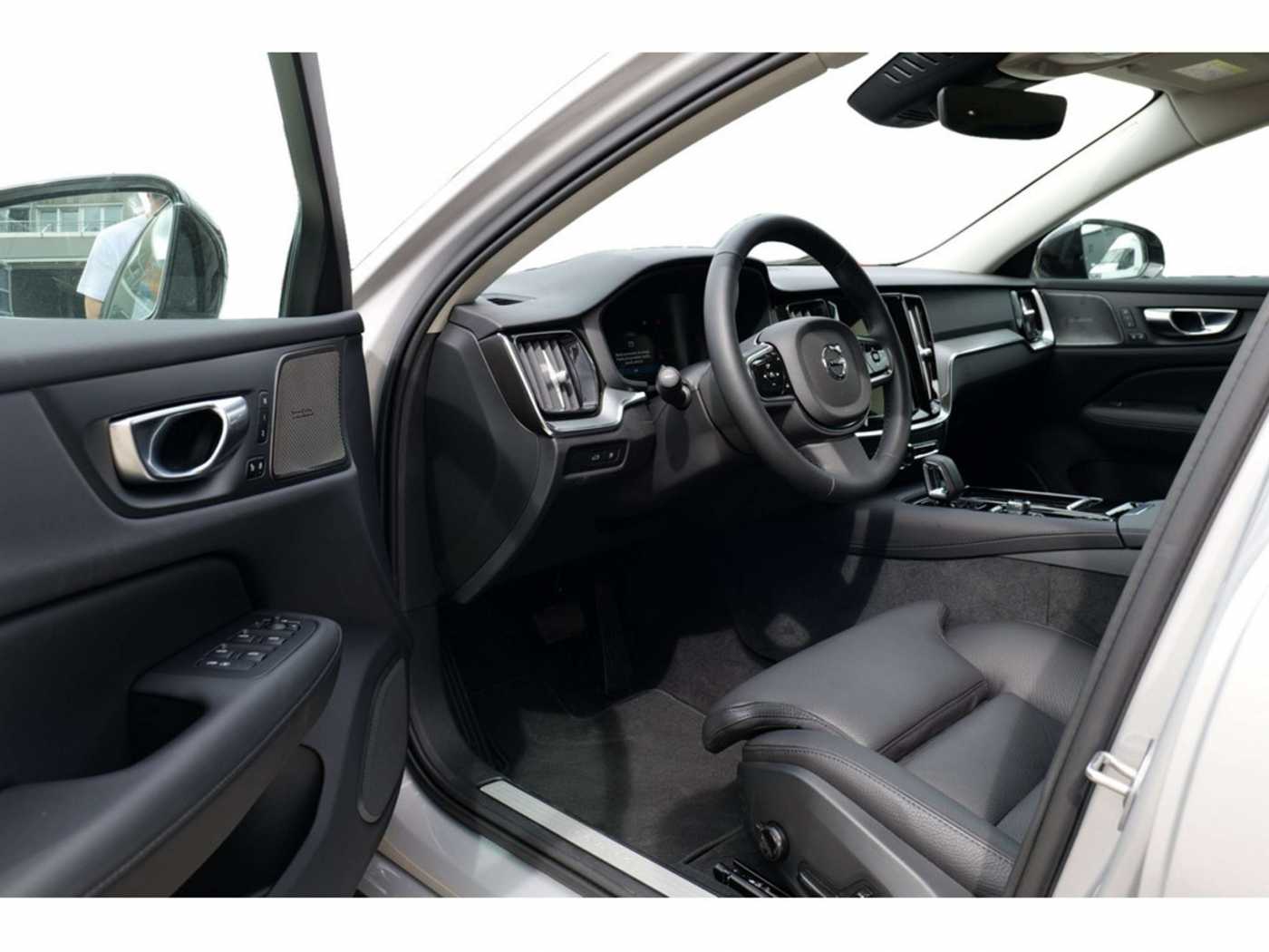 Volvo  Kombi T6 Plus Dark Recharge Plug-In Hybrid AWD