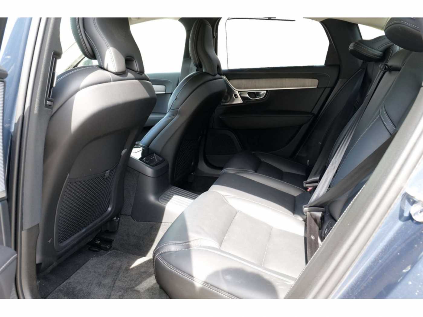 Volvo  Lim. T8 Ultimate Dark Recharge Plug-In Hybrid AWD