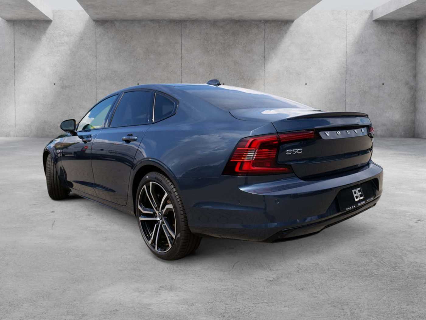 Volvo  Lim. T8 Ultimate Dark Recharge Plug-In Hybrid AWD