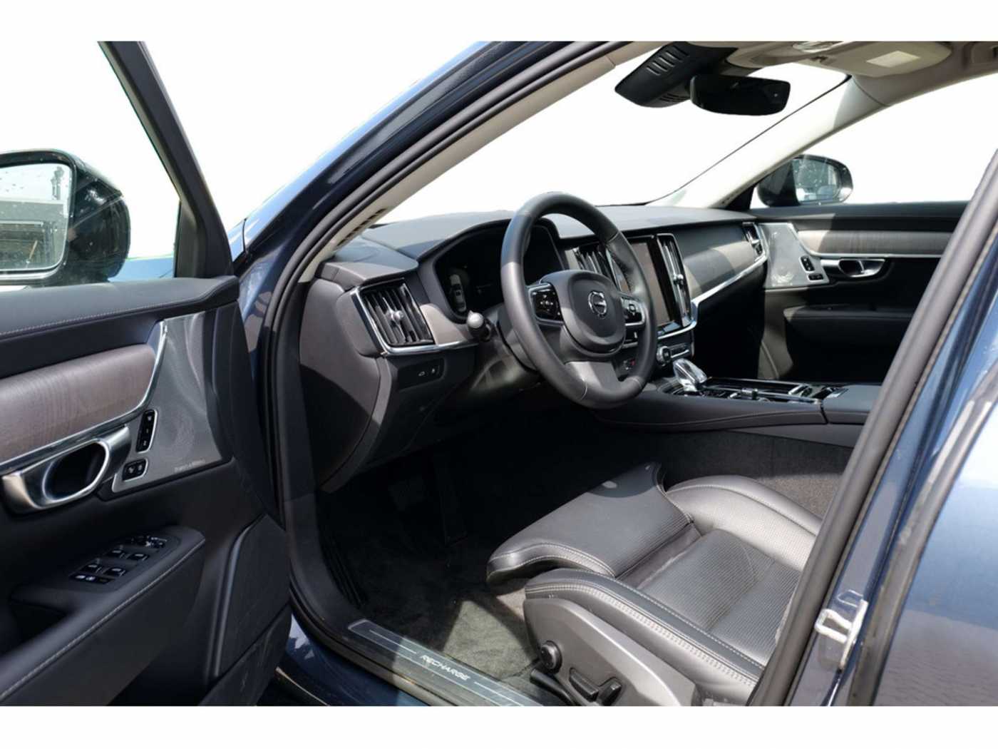 Volvo  Lim. T8 Ultimate Dark Recharge Plug-In Hybrid AWD