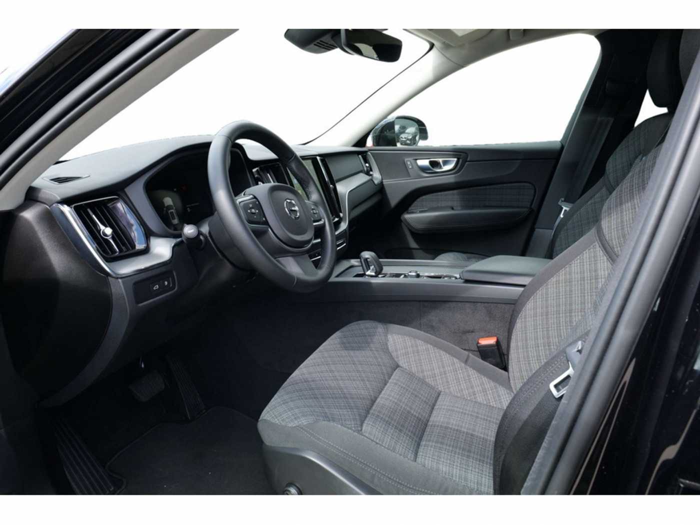 Volvo  T6 Core Recharge Plug-In Hybrid AWD PANO