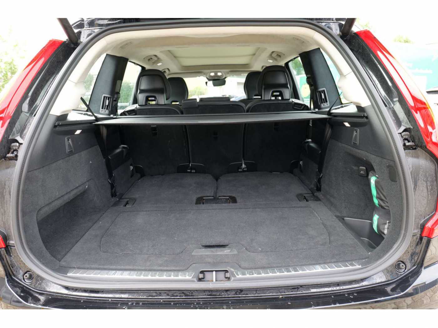 Volvo  T8 Ultra Bright Recharge Plug-In Hybrid AWD