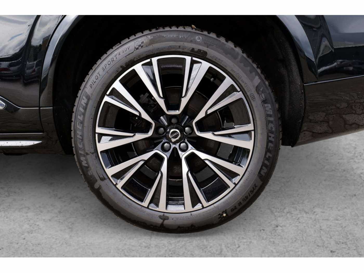 Volvo  T8 Ultra Bright Recharge Plug-In Hybrid AWD