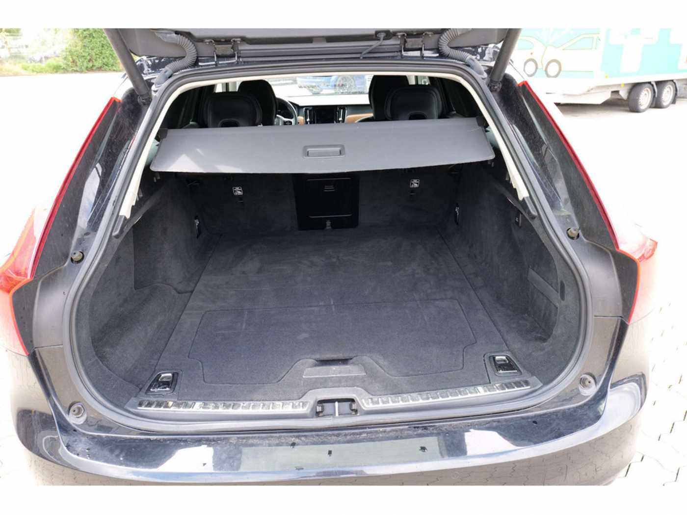 Volvo  D5 AWD Inscription 21'
