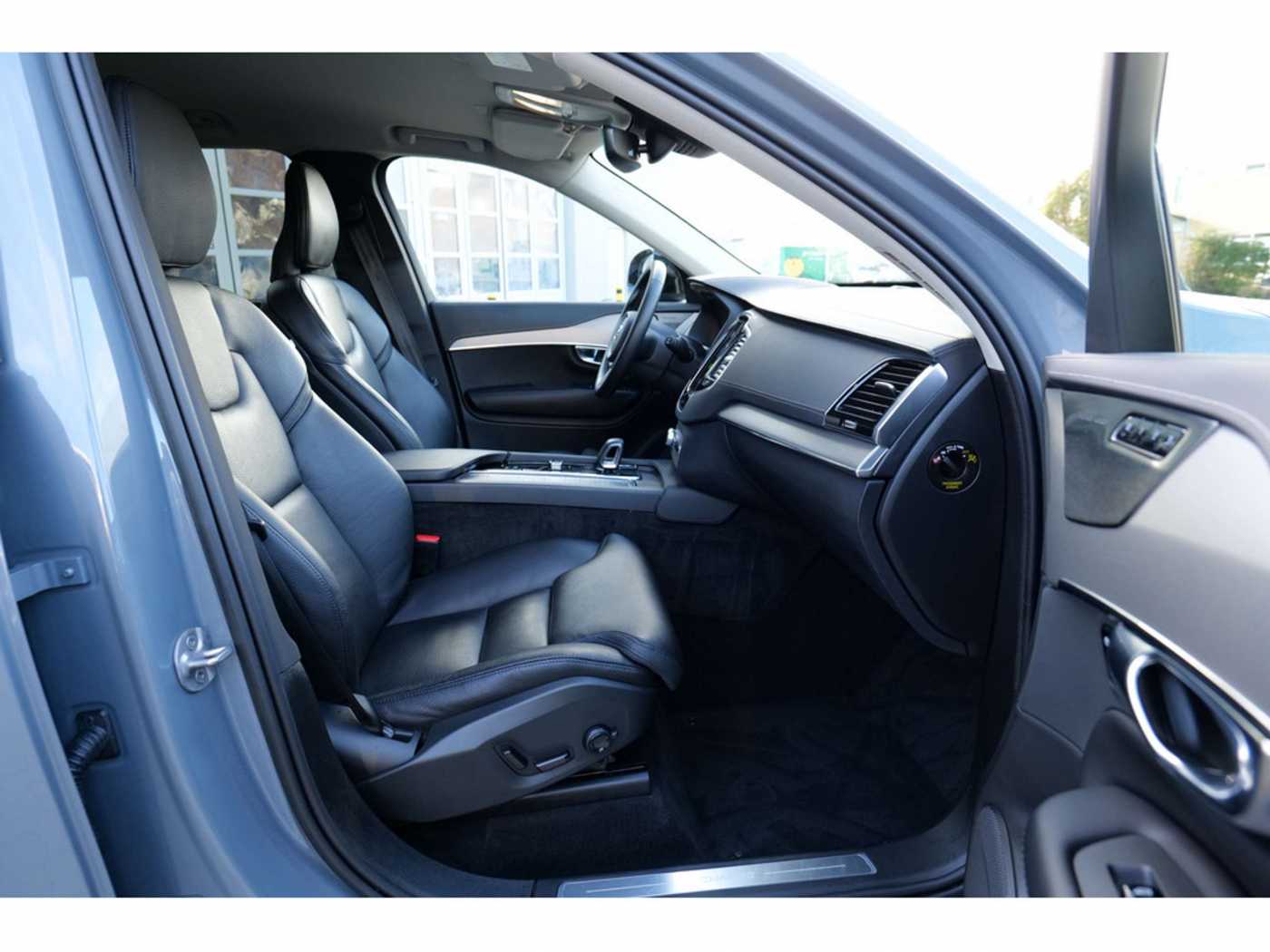 Volvo  T8 Plus Dark Recharge Plug-In Hybrid AWD