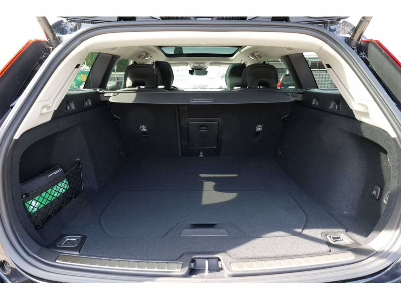 Volvo  Kombi T8 Plus Dark Recharge Plug-In Hybrid AWD
