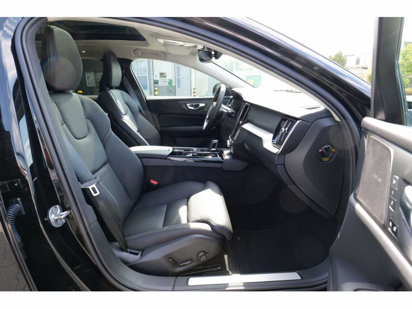 Volvo  Kombi T8 Plus Dark Recharge Plug-In Hybrid AWD