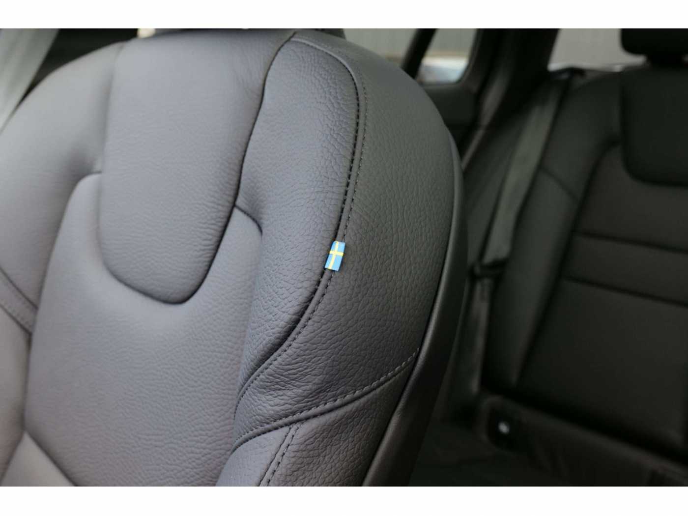 Volvo  Kombi T8 Plus Dark Recharge Plug-In Hybrid AWD