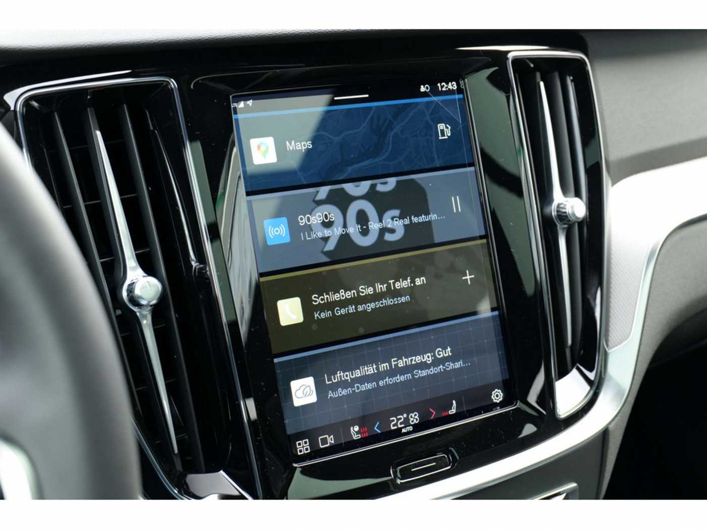 Volvo  B4 Automatik Plus Dark AHK ACC STANDHZ