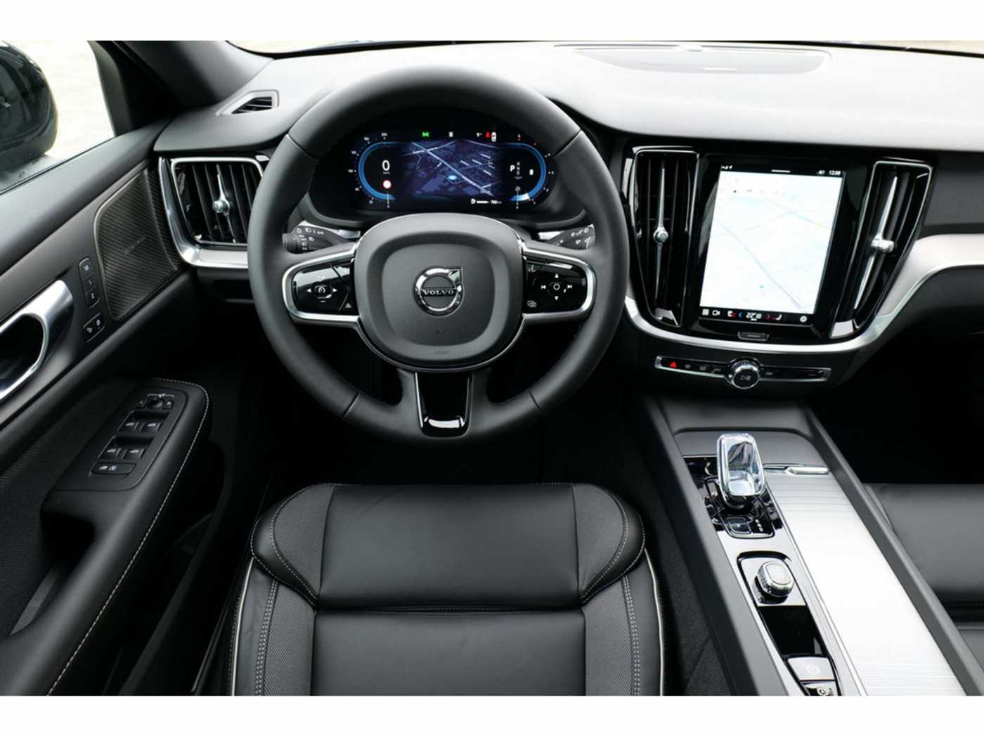 Volvo  B4 Automatik Plus Dark AHK ACC STANDHZ