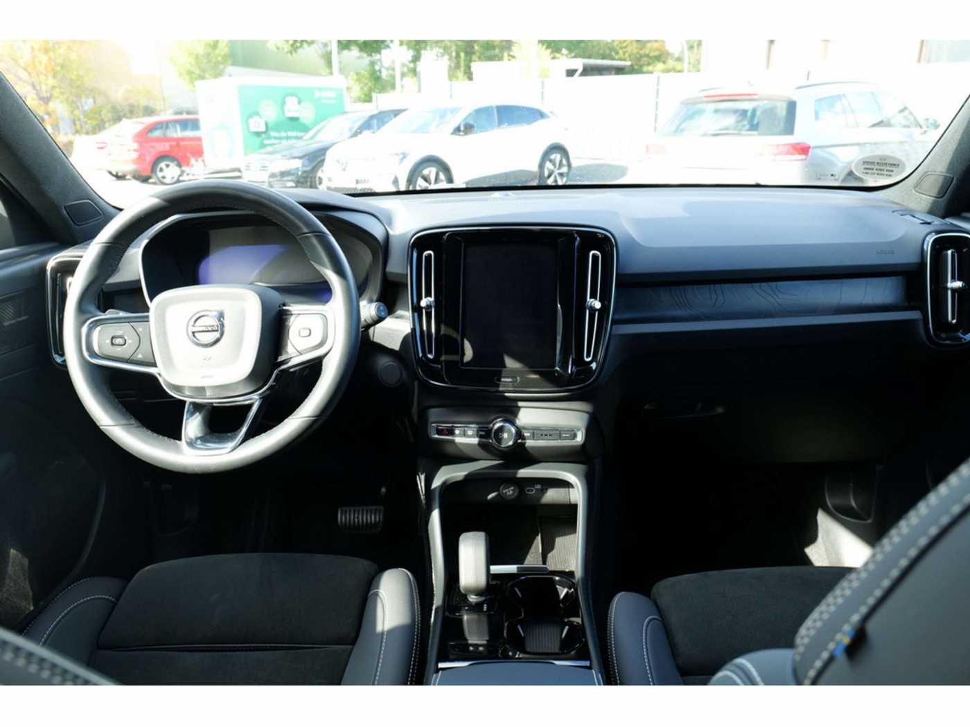 Volvo  Ultimate Recharge Twin Motor Pure Electric AWD