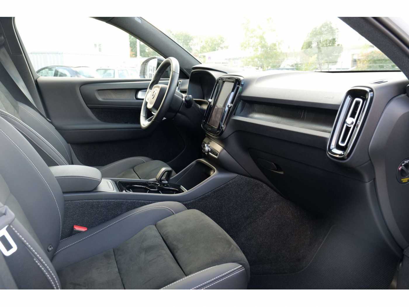 Volvo  Ultimate Recharge Twin Motor Pure Electric AWD