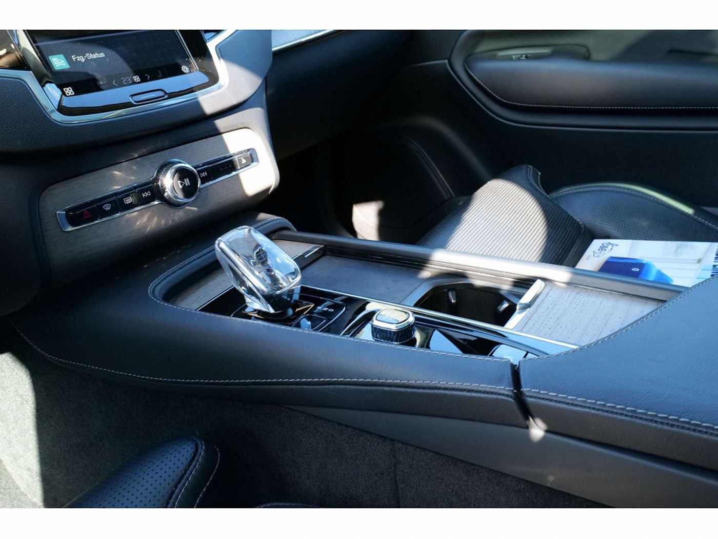 Volvo  T8 Ultimate Bright Recharge Plug-In Hybrid AWD