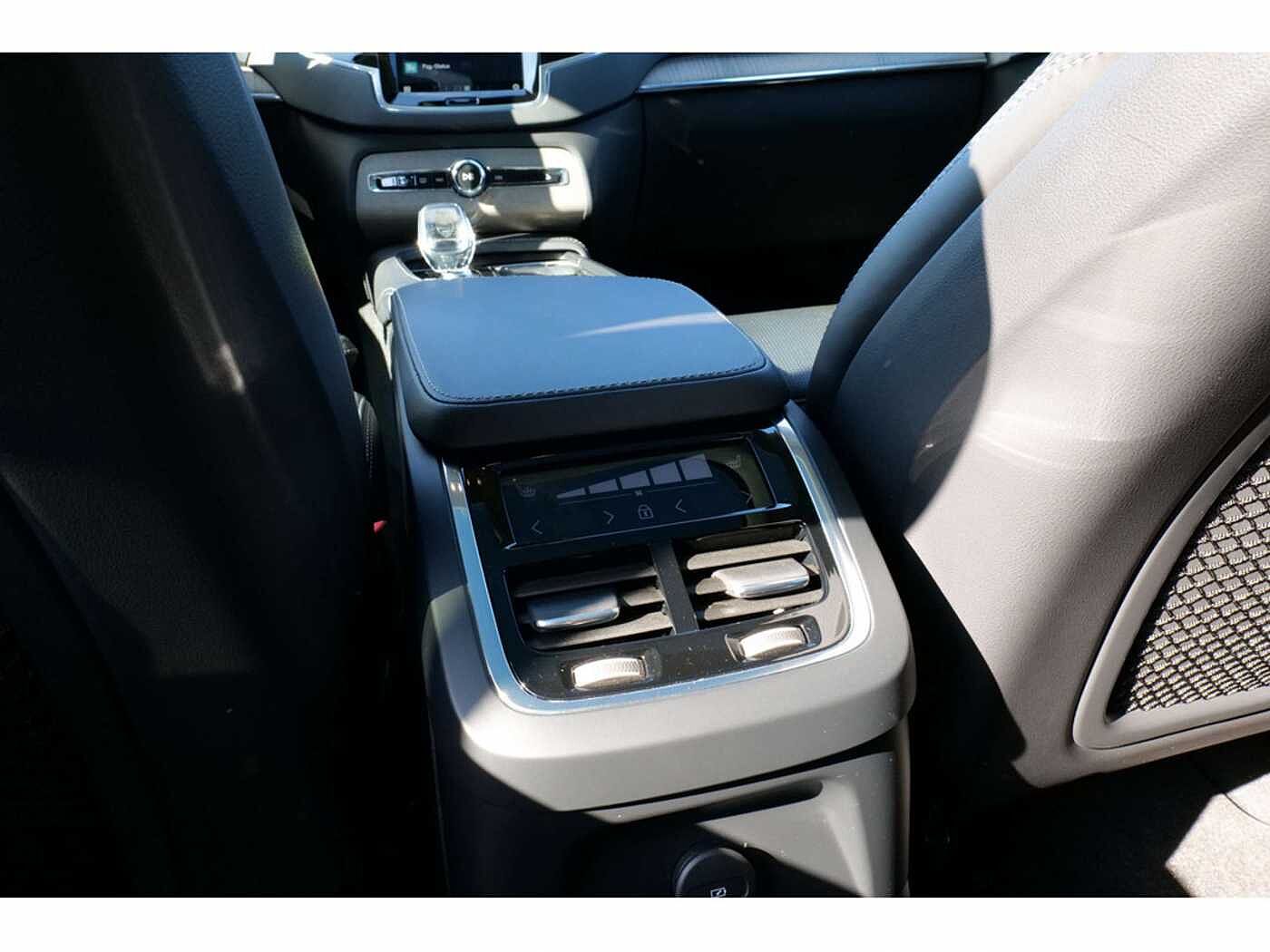 Volvo  T8 Ultimate Bright Recharge Plug-In Hybrid AWD