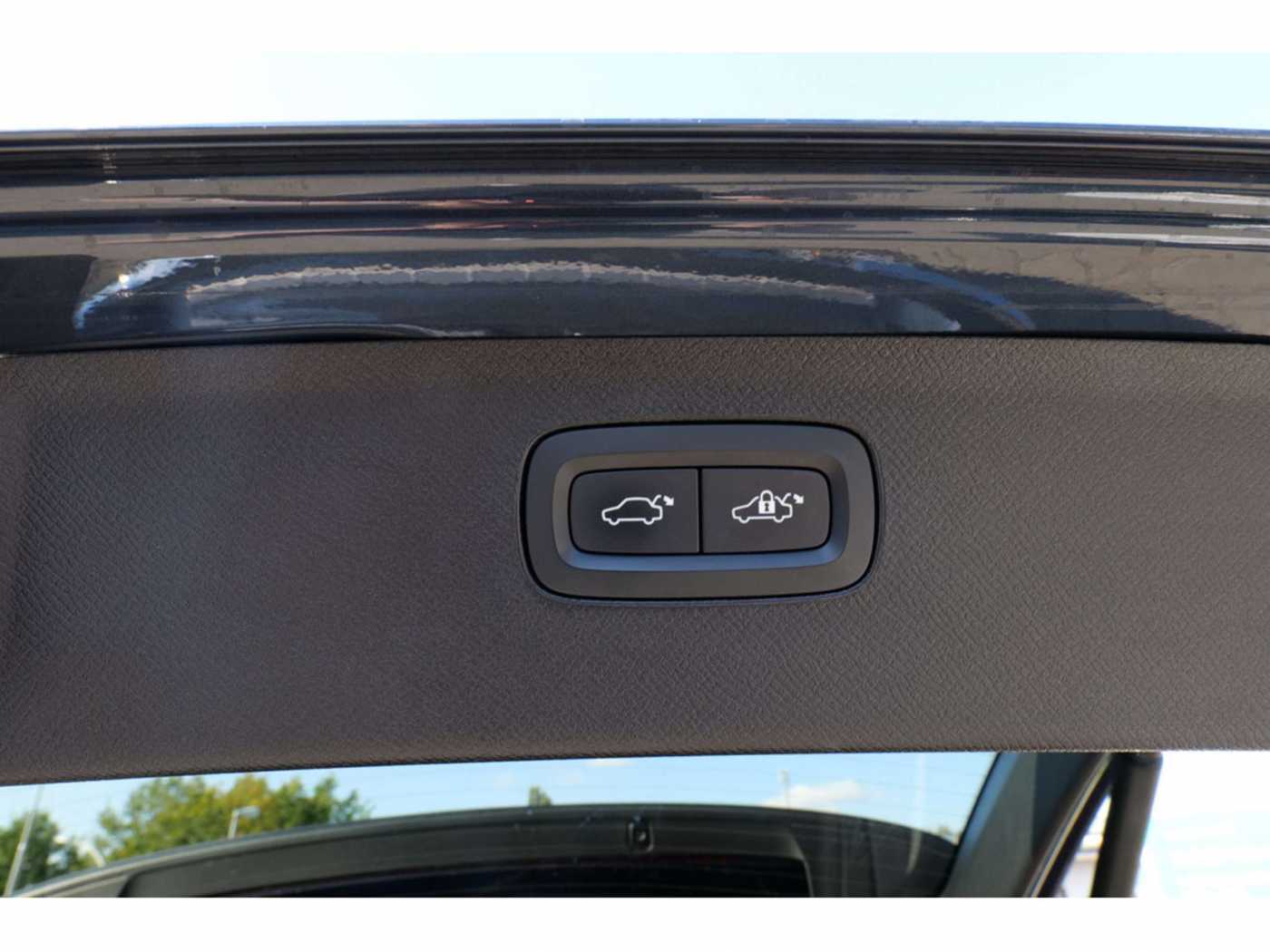 Volvo  T8 Ultimate Bright Recharge Plug-In Hybrid AWD