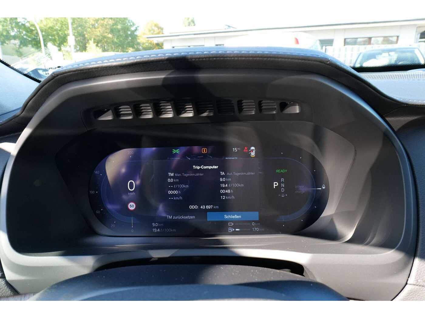 Volvo  T8 Ultimate Bright Recharge Plug-In Hybrid AWD