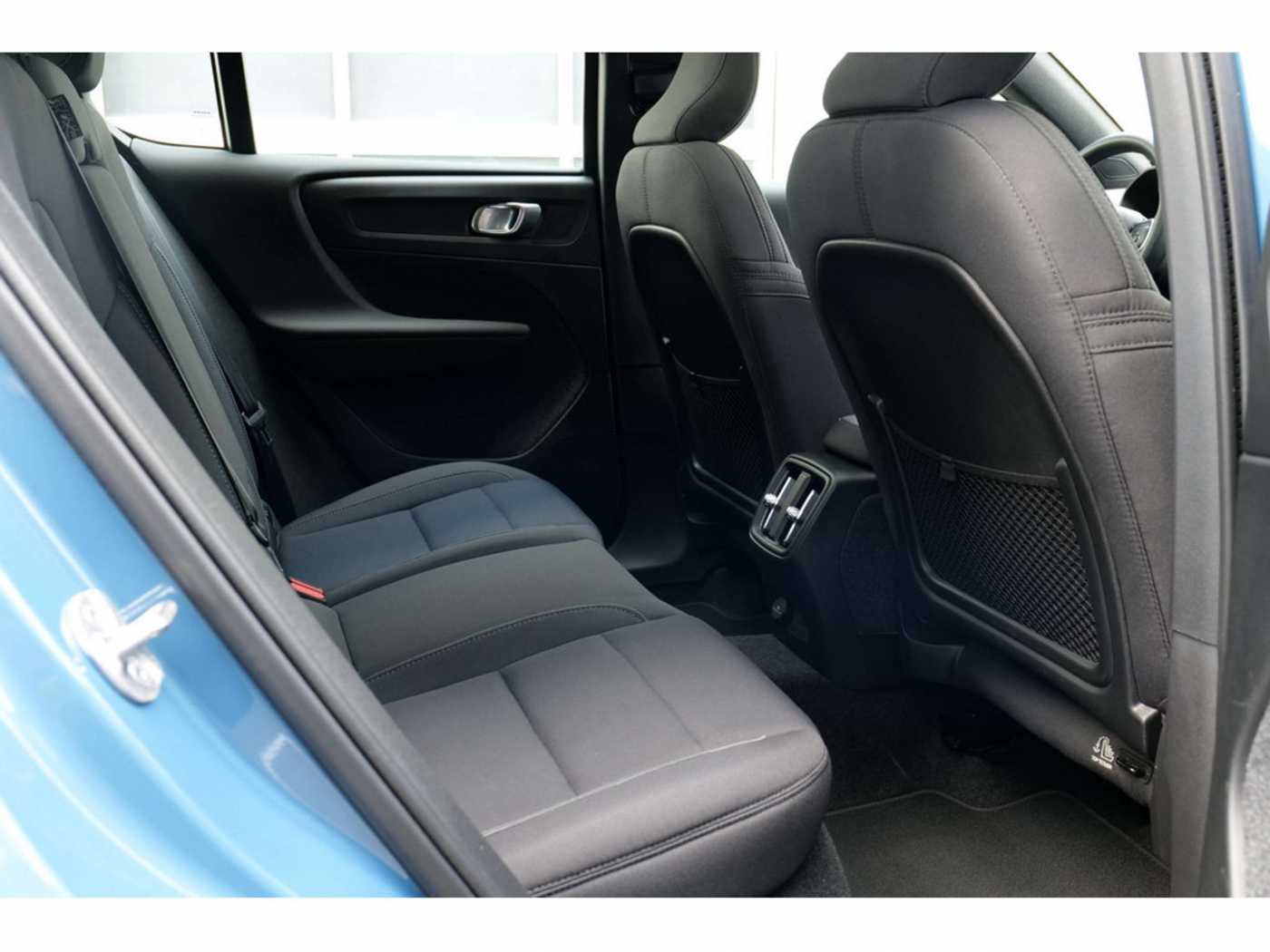 Volvo  Twin Motor Core Pure Electric AWD, AHK
