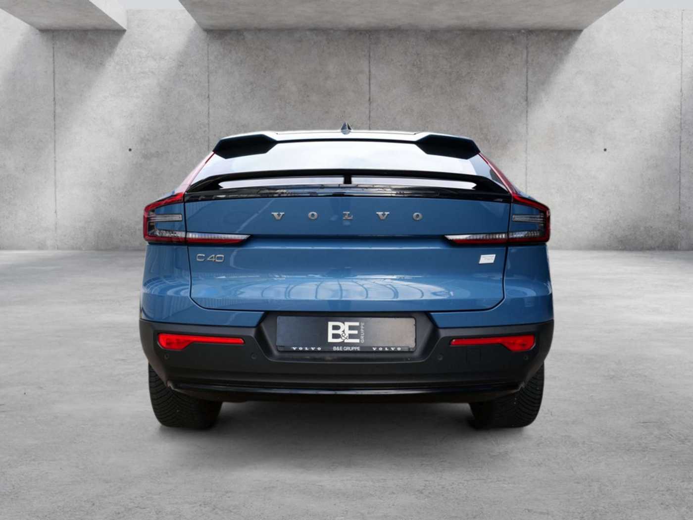 Volvo  Twin Motor Core Pure Electric AWD, AHK