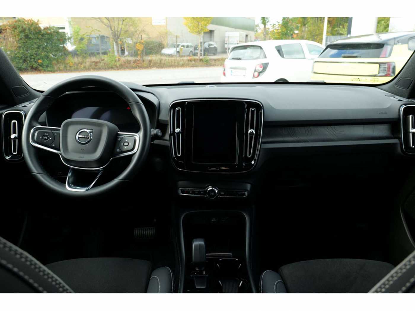 Volvo  Plus Recharge Pure Electric 2WD ACC LED